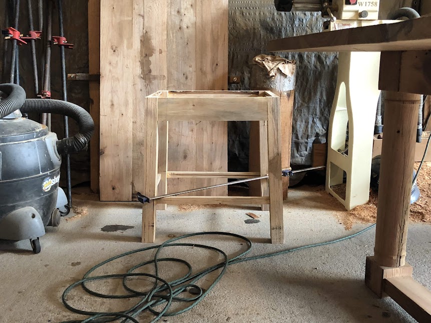 finished stool stand